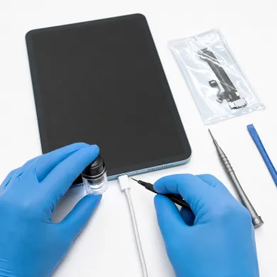 iPad Air 13″ M2 (2024) en Madrid: iPad que no carga, conector de carga en revisión